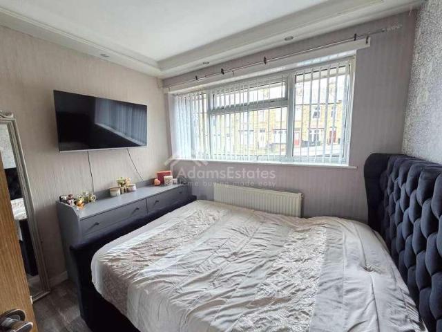 House for sale in Thornhill Lees