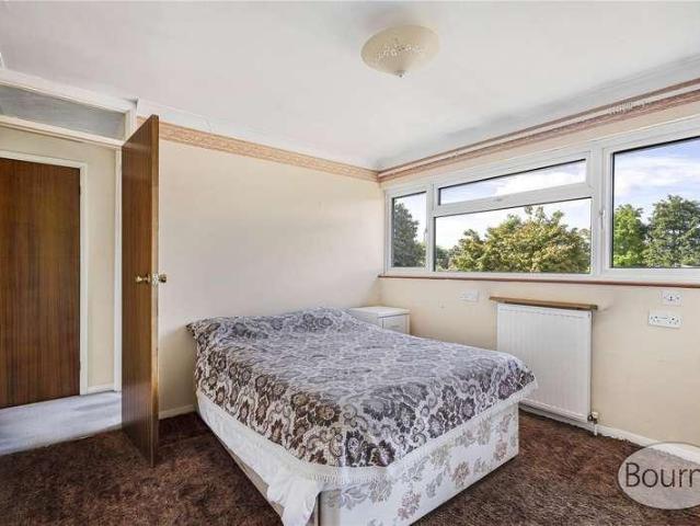 House for sale in Heol-las, Surrey