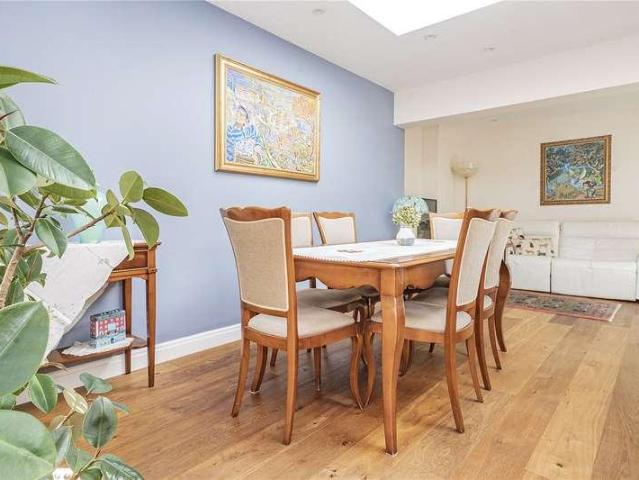 House for sale in Royal Borough of Kingston upon Thames, Greater London