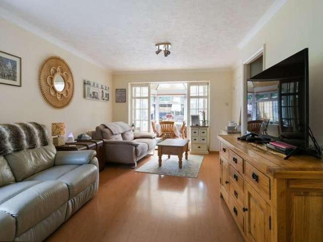 House for sale in Hillview, Surrey