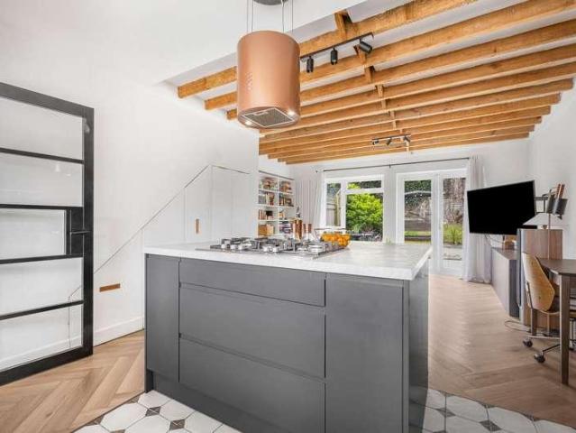House for sale in Henley-on-Thames, Berrick Salome