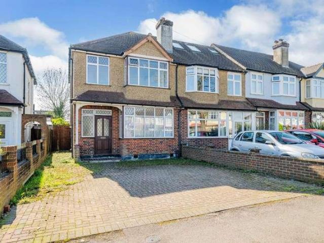 House for sale in Worcester Park, Greater London