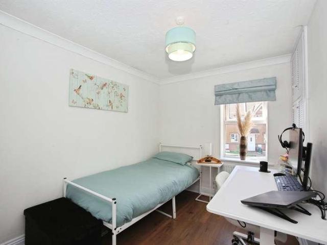 House for sale in Tonyrefail, Coedely