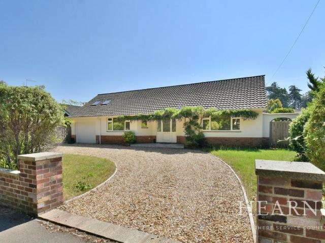 House for sale in Tricketts Cross, Ferndown