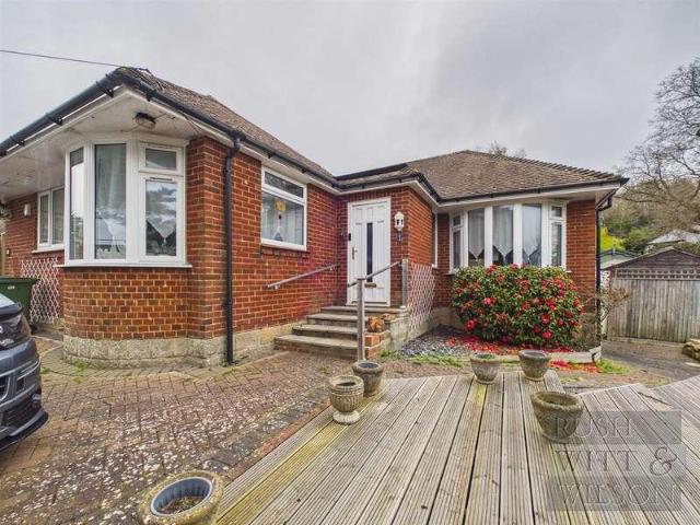 House for sale in Blacklands, Guestling Green