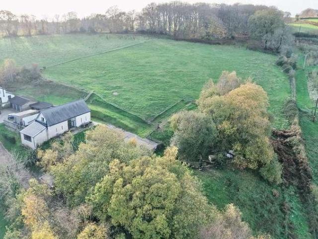House for sale in Llanbadoc, Wales