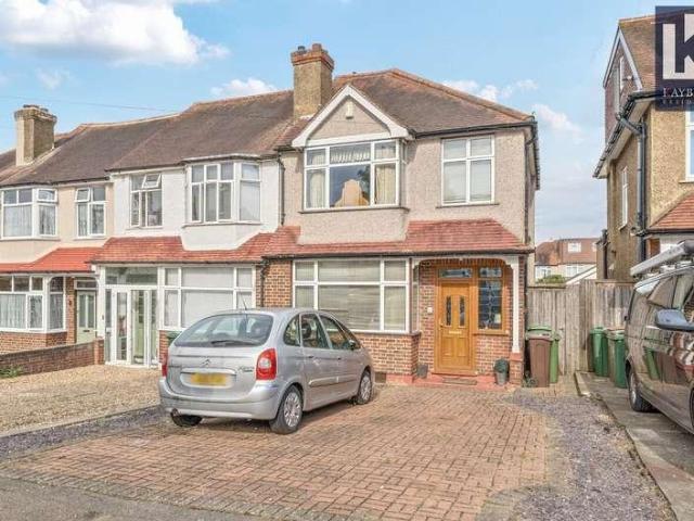 House for sale in Worcester Park, Greater London