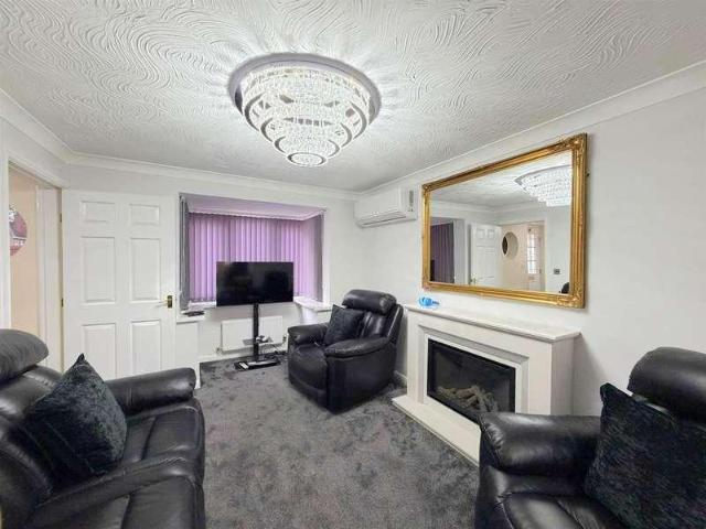 House for sale in Hamilton, Old Wharf