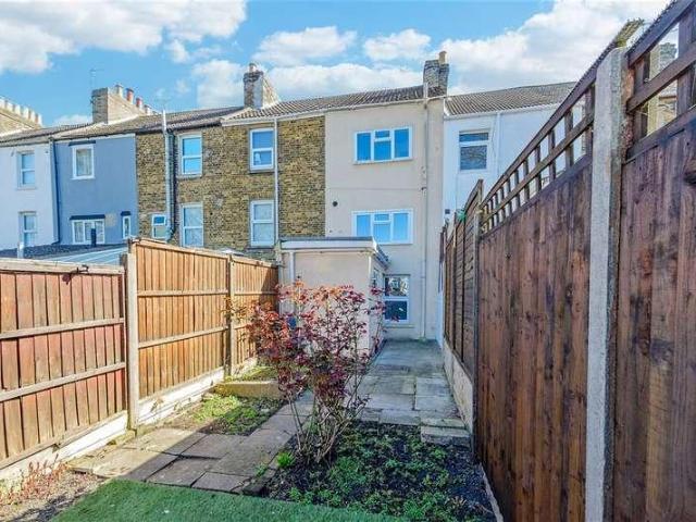 House for sale in Brompton, Gillingham