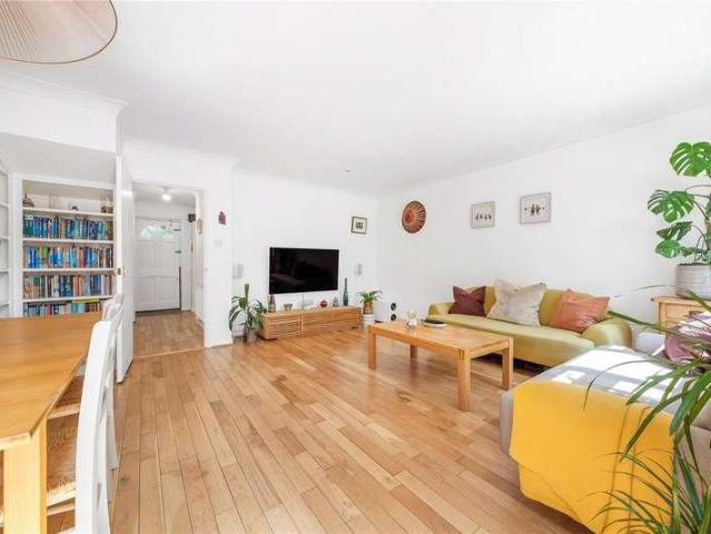 House for sale in East Dulwich, Greater London