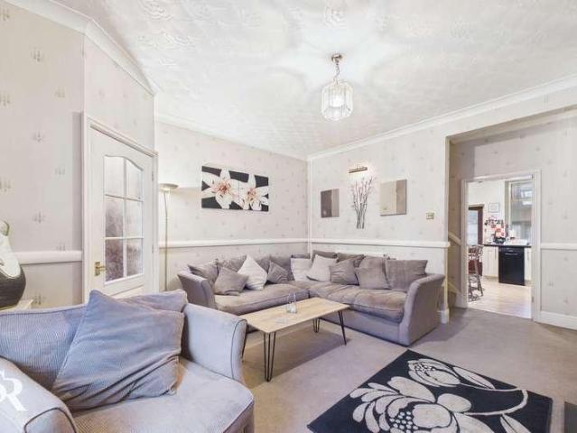 House for sale in Buxworth, Charlesworth