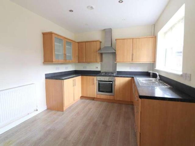House for sale in Spring Park, Luton