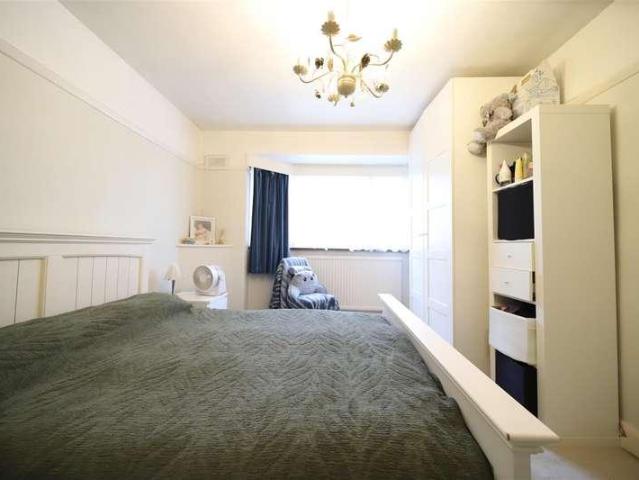 House for sale in New Southgate, Greater London