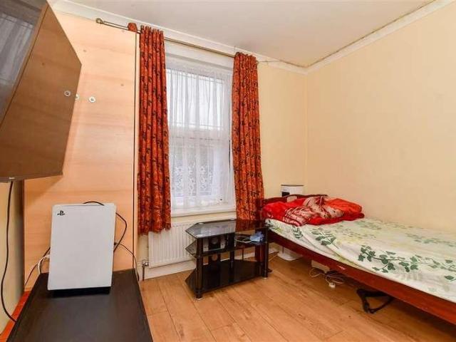 House for sale in Manor Park, Greater London