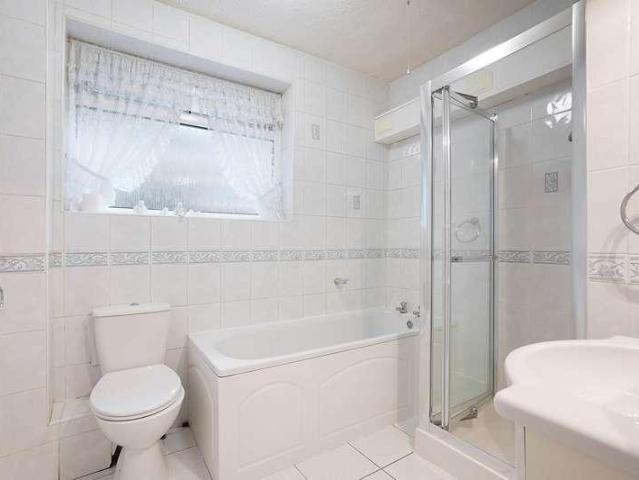 House for sale in Chatham