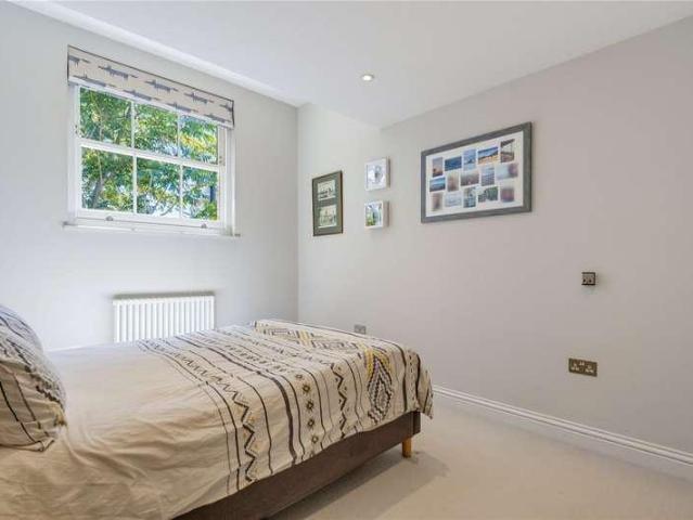 House for sale in Clapham, Greater London