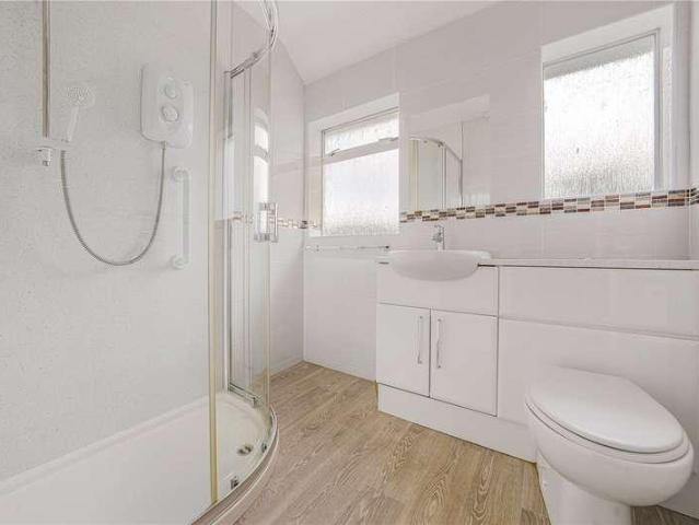 House for sale in Kingston Upon Thames, New Malden