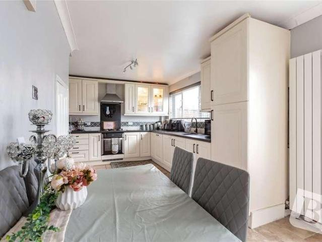 House for sale in Dagenham, Dagenham