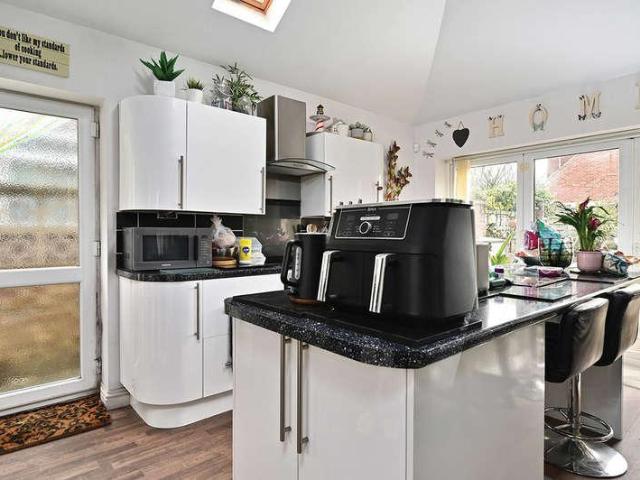 House for sale in Frogmore, Hart
