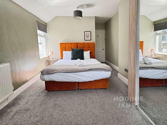 House for sale in Plasnewydd, Falcon Lodge