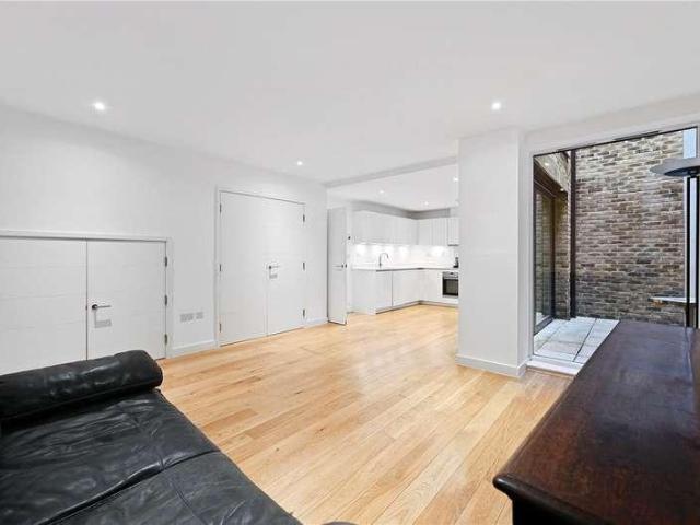 House for sale in King's Cross, Greater London