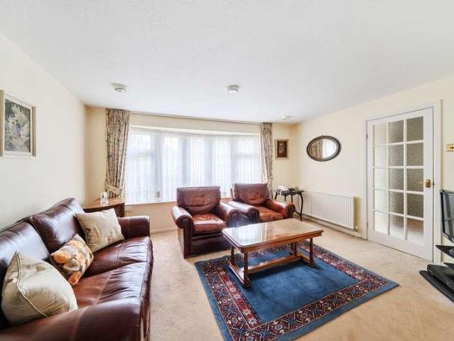 House for sale in Little Stanmore, Greater London