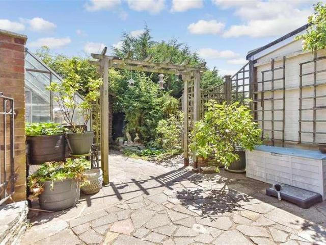 House for sale in Romford, Havering