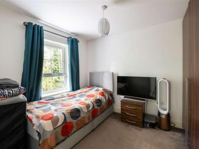 House for sale in Tilgate, Crawley