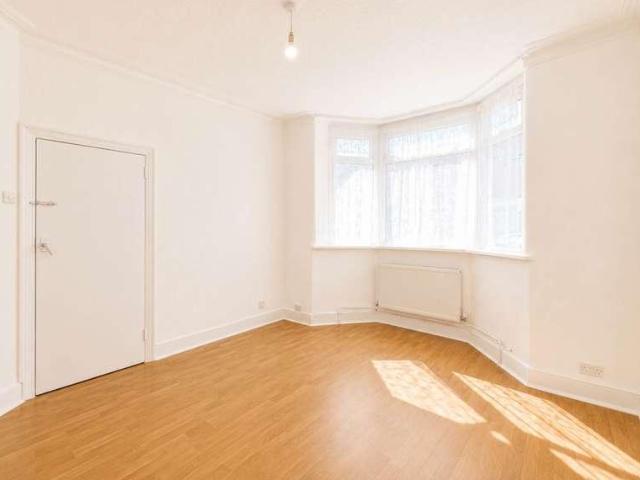 House for sale in Plashet, Greater London