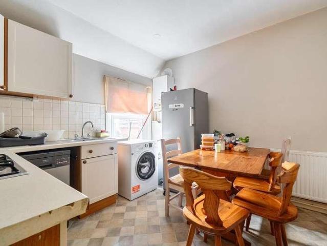 House for sale in Camelsdale, Waverley