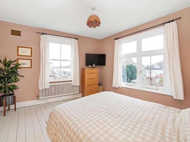 House for sale in London Borough of Lewisham, Bell Green