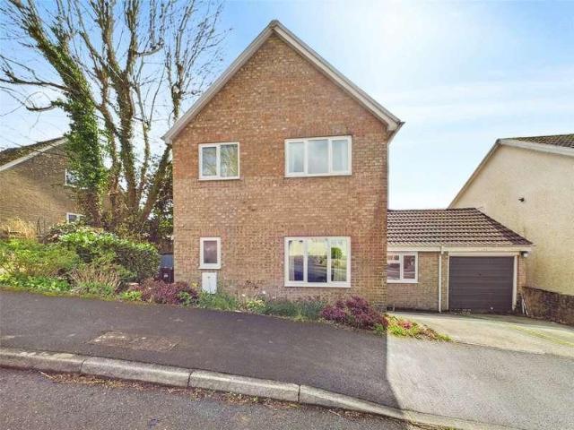 House for sale in Lamellion, Cornwall