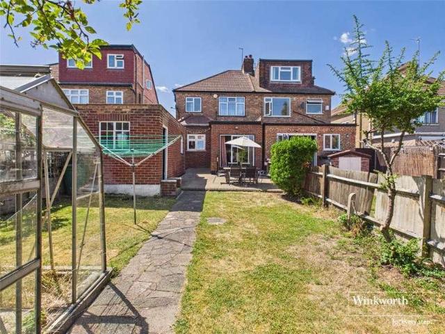 House for sale in Kingsbury, Greater London