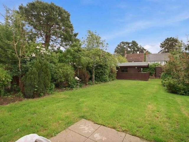 House for sale in Loundsley Green, East Midlands