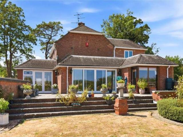 House for sale in Alderminster, Warwickshire