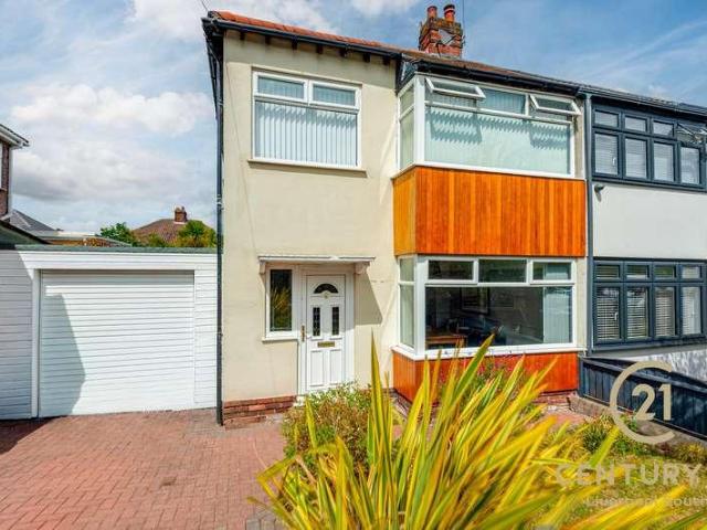 House for sale in Hunts Cross, Calderstones