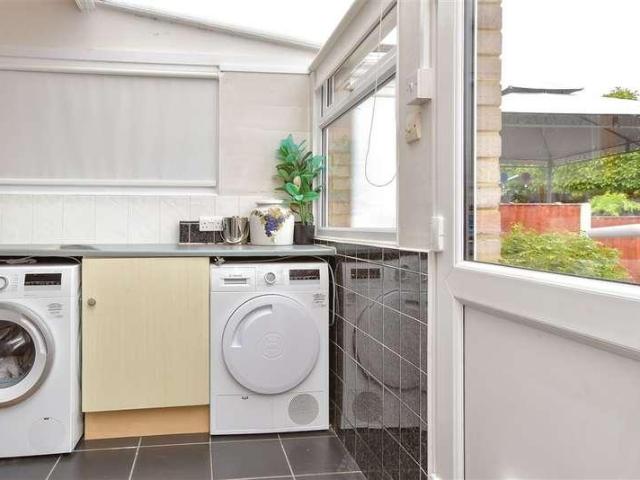 House for sale in The Knowle, Gravesham