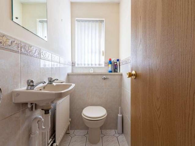 House for sale in Westcourt, Hamerton