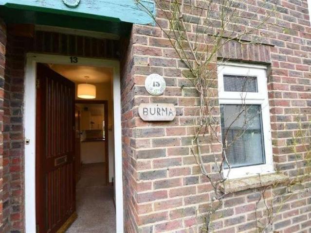 House for sale in Fole, Surrey