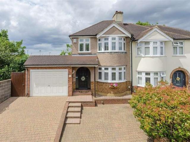 House for sale in Crayford, Greater London