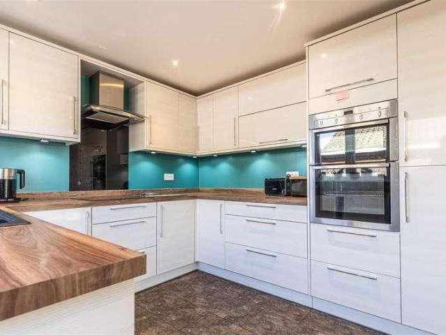 House for sale in Ivy Chimneys, Epping Forest