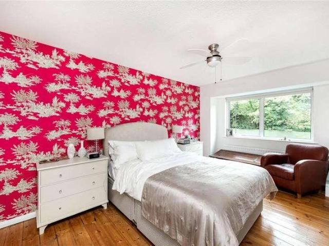 House for sale in London Borough of Lewisham, Forest Hill