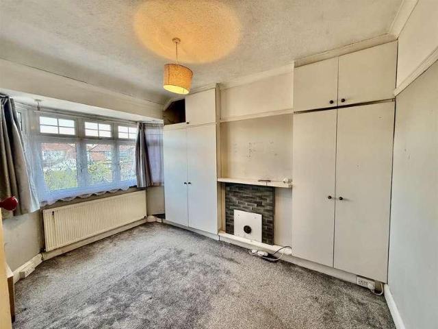 House for sale in London Borough of Ealing, Greenford