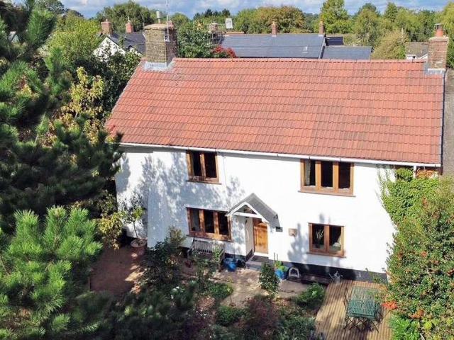 House for sale in Kerswell, Budlake