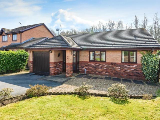 House for sale in Barnsley, Pilley