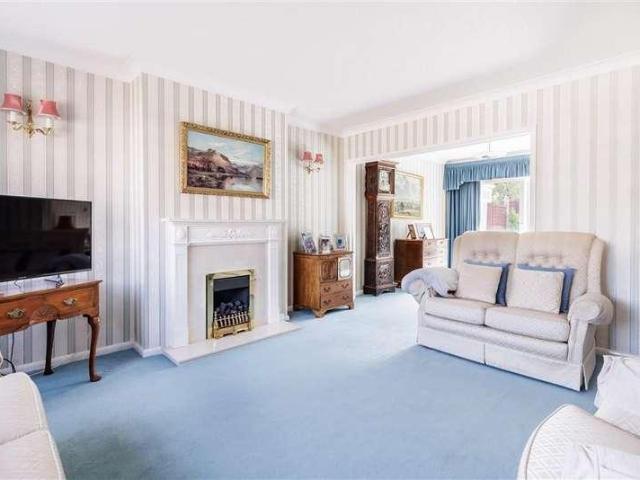House for sale in Ivy Chimneys, Epping
