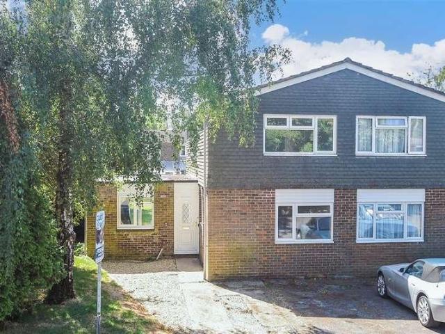 House for sale in Fole, Surrey