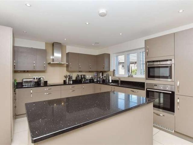 House for sale in Oad Street, Kent