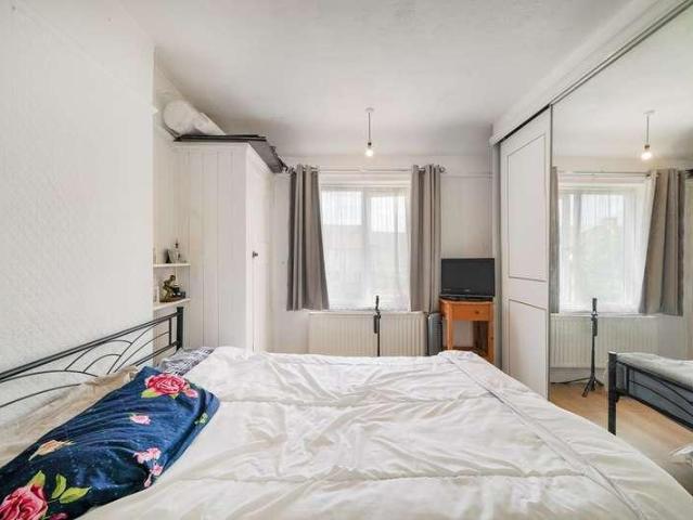 House for sale in London Borough of Merton, Mitcham