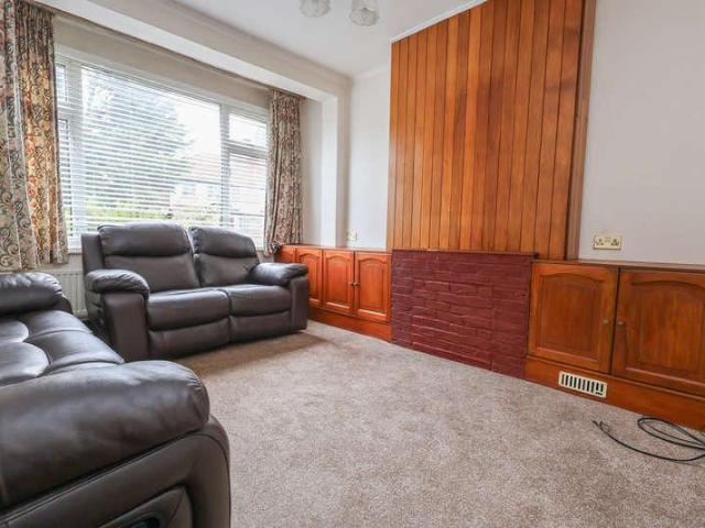 House for sale in Surbiton, Tolworth